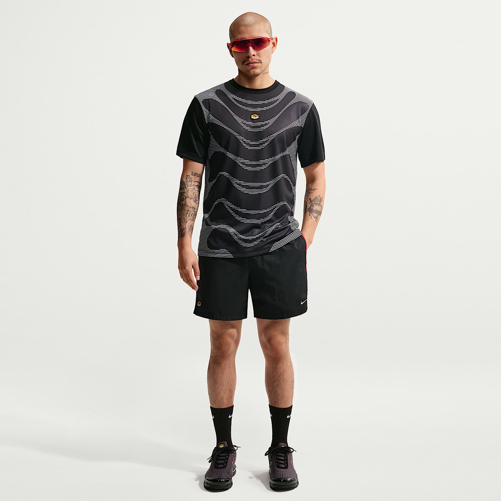 Nike Sportswear Men's Woven Shorts. Nike RO